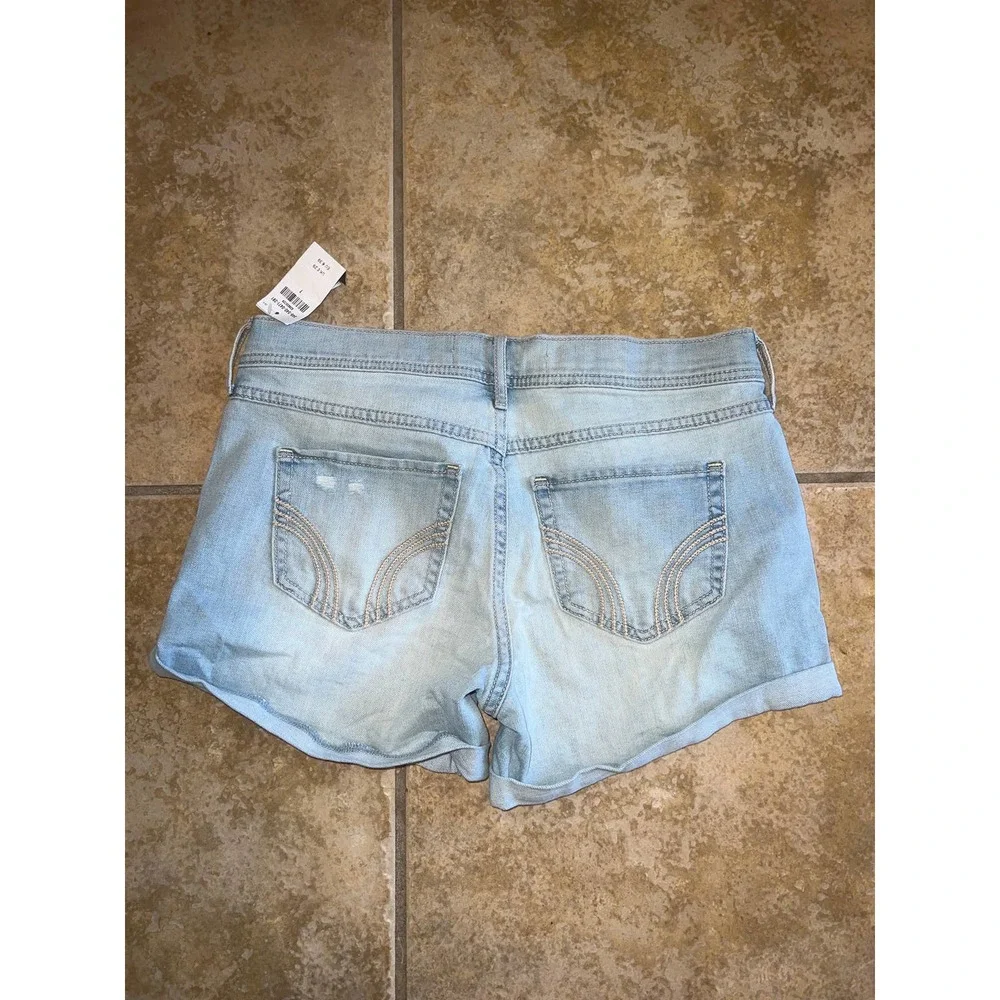 Hollister Midi Jean Shorts Size 28 NWT - Picture 2 of 2
